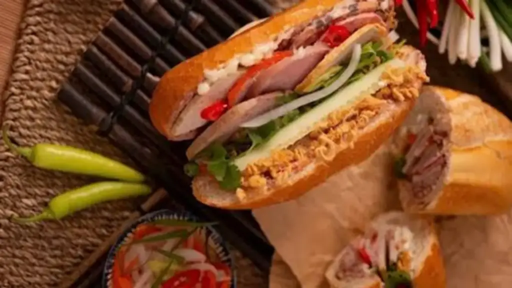 Vụ bánh mì gây ngộ độc tập thể ở Đà Nẵng: Hai cơ sở bị phạt hơn 50 triệu đồng