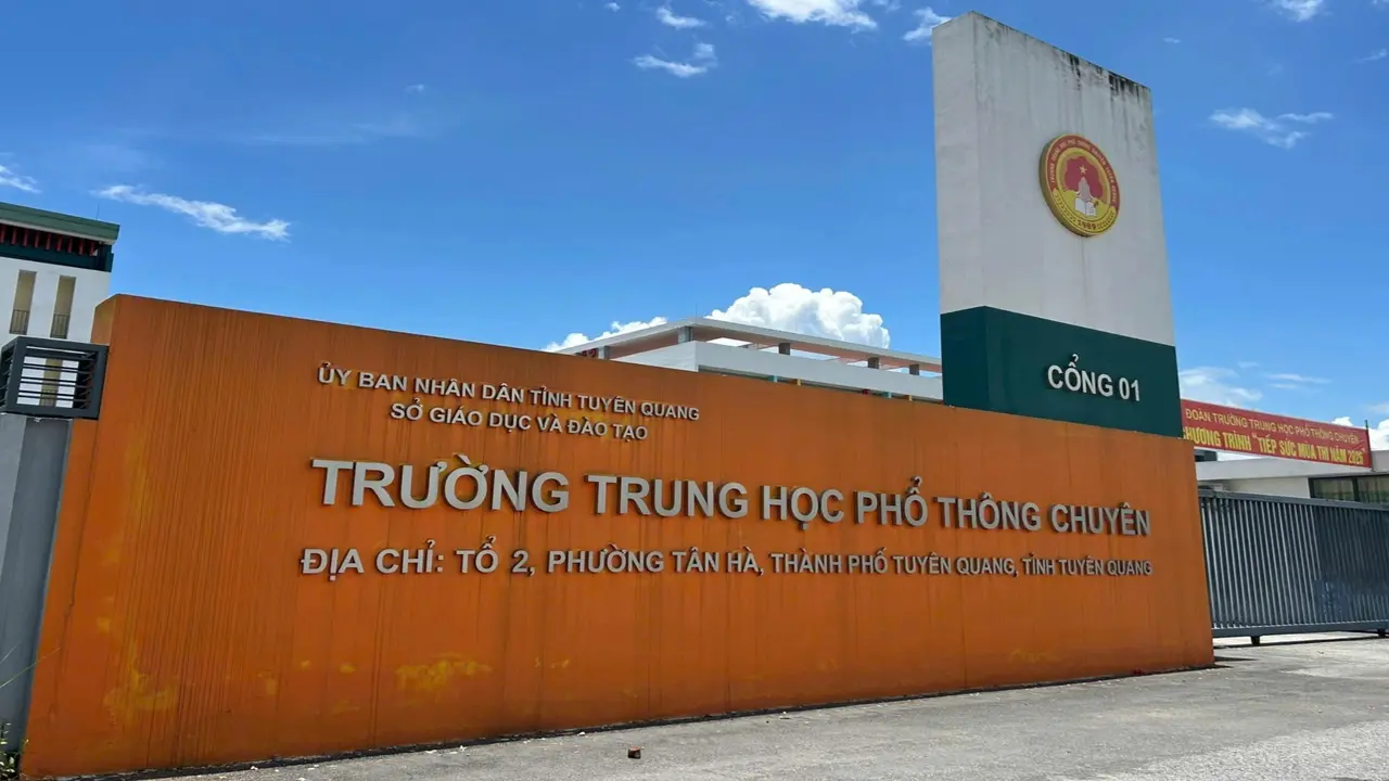 Vụ dải điểm toán hiếm gặp: Giáo viên của trường không tham gia coi thi