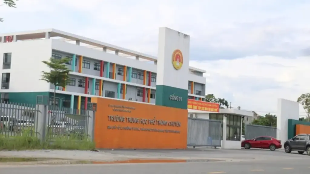 Vụ điểm thi cao bất thường ở Tuyên Quang: Khởi tố phó hiệu trưởng và 2 người khác
