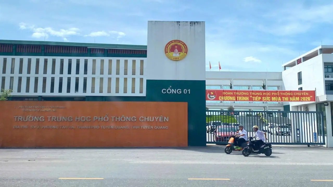 Vụ hơn 140 điểm 10 toán bất thường: Khởi tố thêm giáo viên môn Văn Trường THPT Chuyên Tuyên Quang