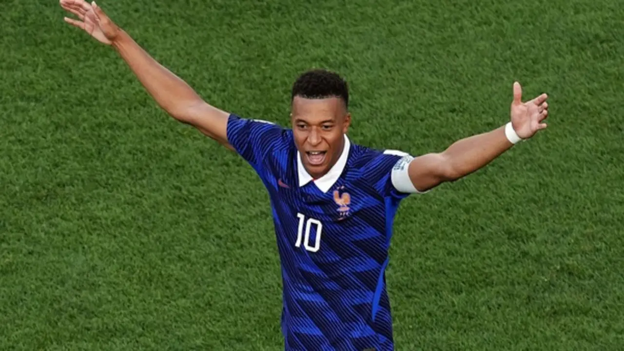 Vụ Mbappe bị phân biệt chủng tộc: Chính trị gia Paraguay quá vô lý khi dọa kiện, bắt 'nạn nhân' xin lỗi