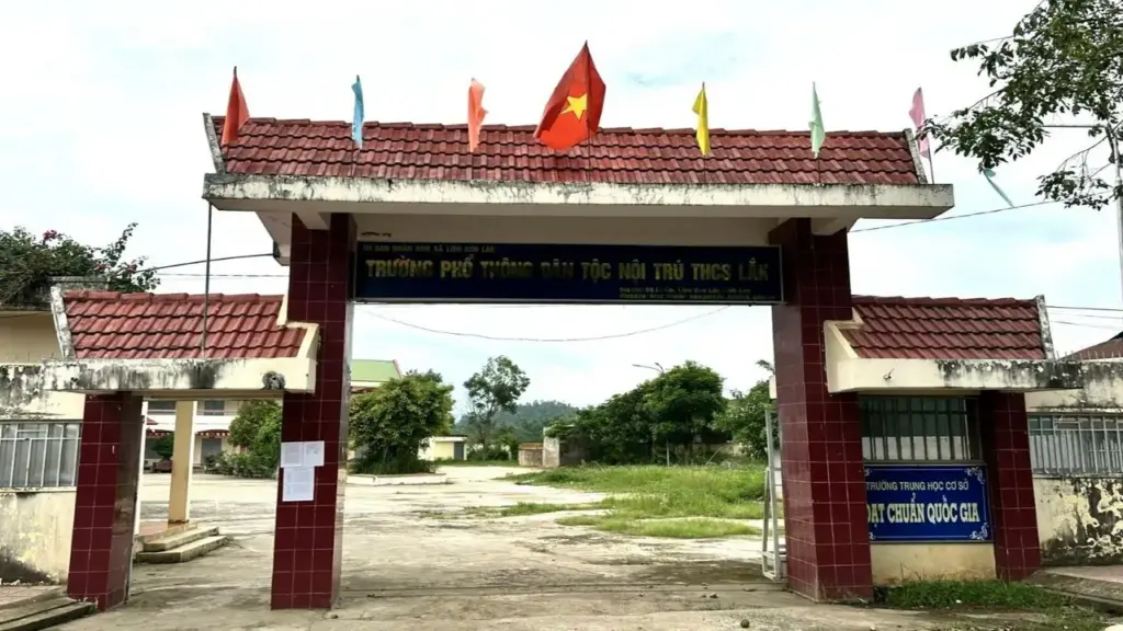 Vụ nguyên hiệu trưởng chiếm gần 500m2 đất: Từng đòi đền bù mới chịu rời đi