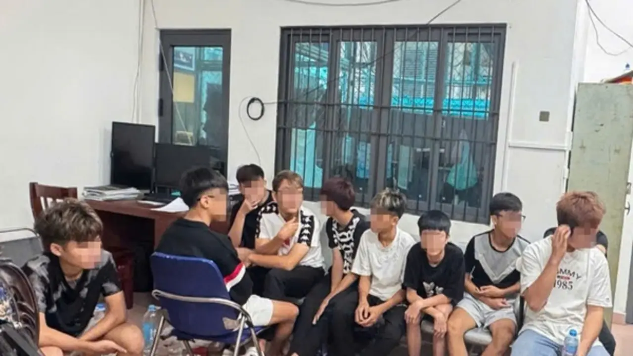 Vụ nhóm thiếu niên 'hỗn chiến' ở TP.HCM: Công an làm việc với 15 người