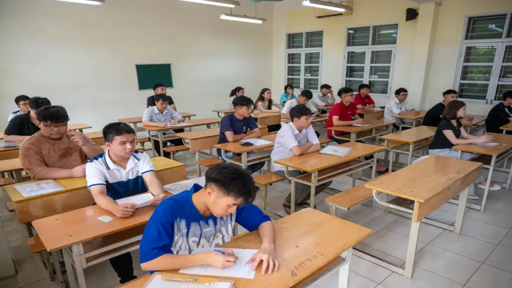 Vụ thi thử 2,7 điểm toán, thi thật 9,5 điểm: Nhà trường nêu lý do