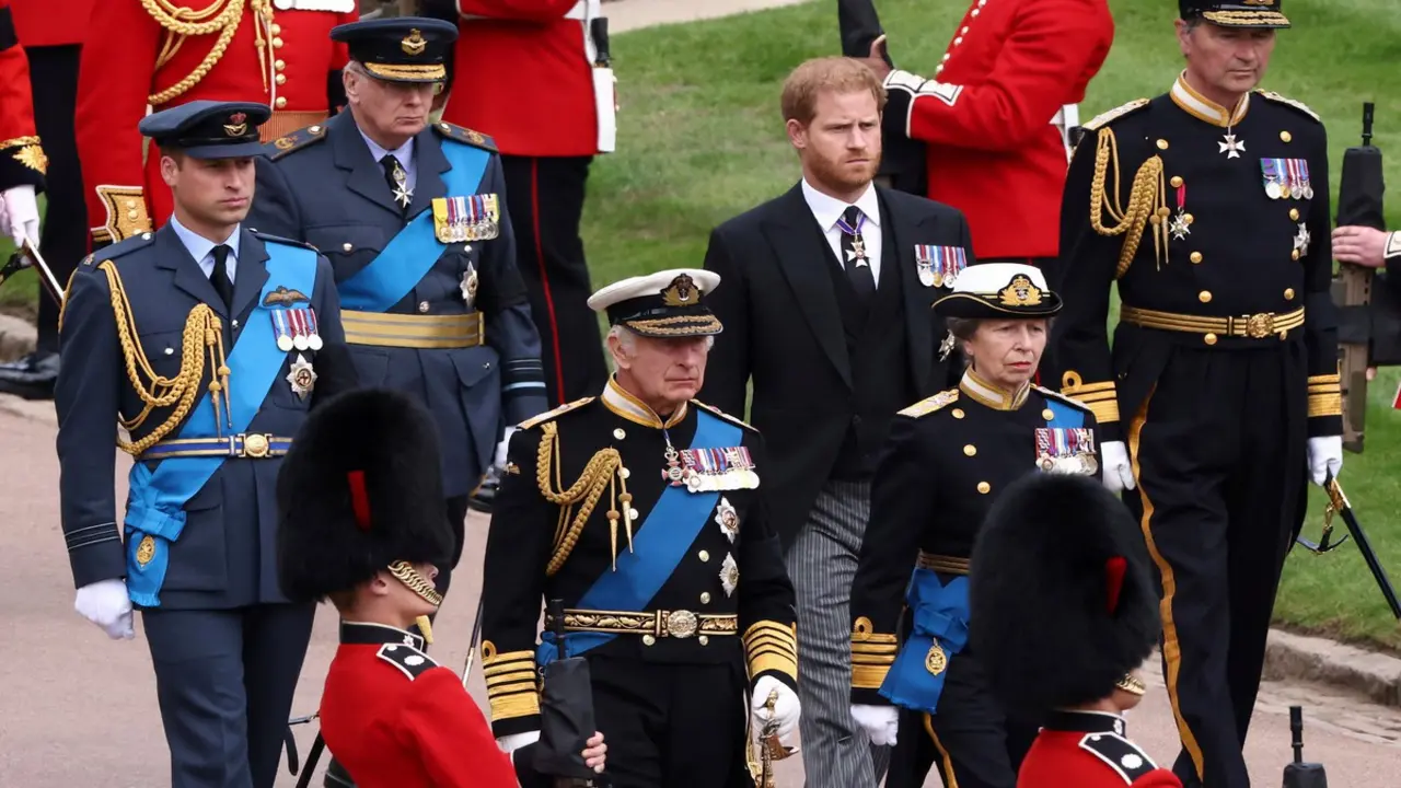 Vua Charles III lần đầu gặp lại hoàng tử Harry và vợ con sau nhiều năm rạn nứt
