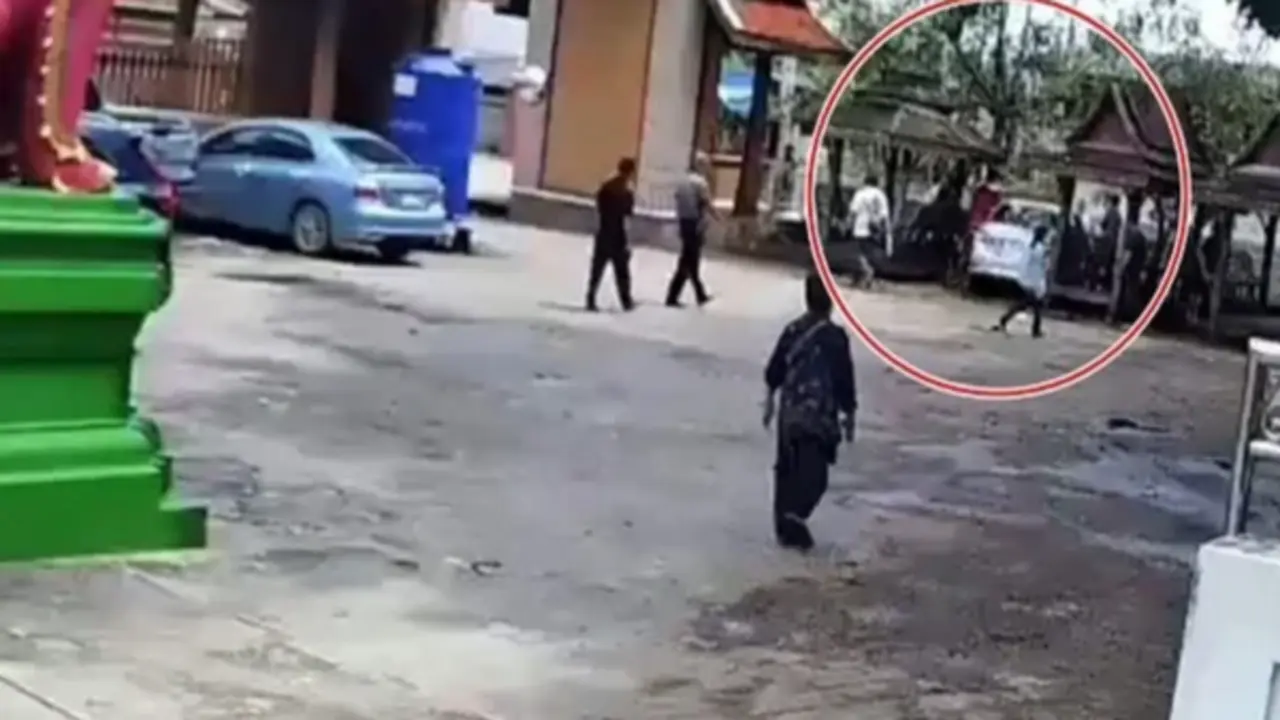 Vừa rời khỏi đám tang, người đàn ông bất ngờ gặp sự cố "rợn tóc gáy"