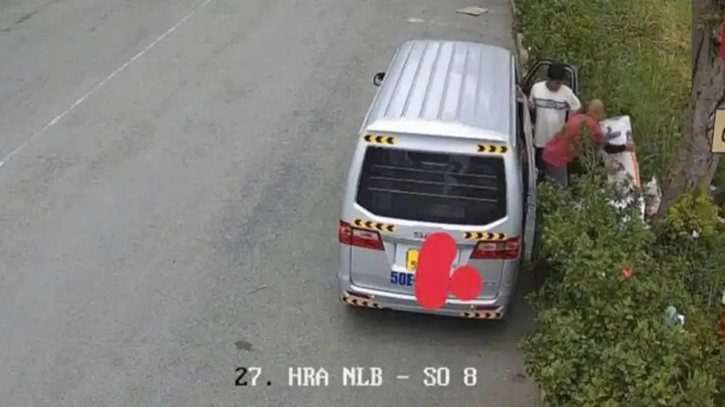 Vứt trộm rác từ ô tô, người đàn ông bị camera ghi hình và xử phạt