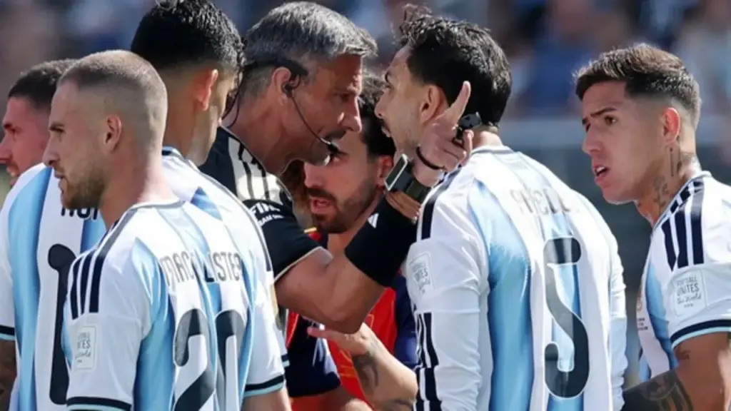 Yamal bất ngờ nhắc về màn ẩu đả, danh thủ Đức mong FIFA cấm Paredes 1 năm,